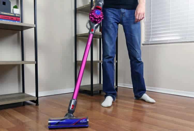 Comparing Dyson V6 with the new V7 Cordless Vacuum
