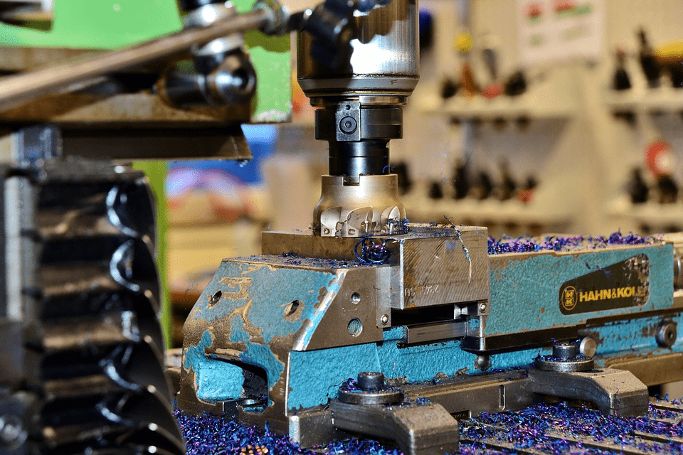 What is CNC milling and CAM software?