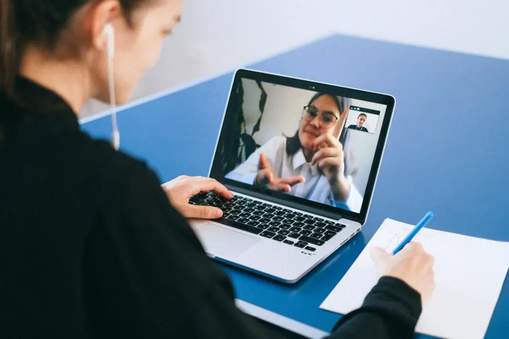 Advice to hold a successful online video conference or meeting